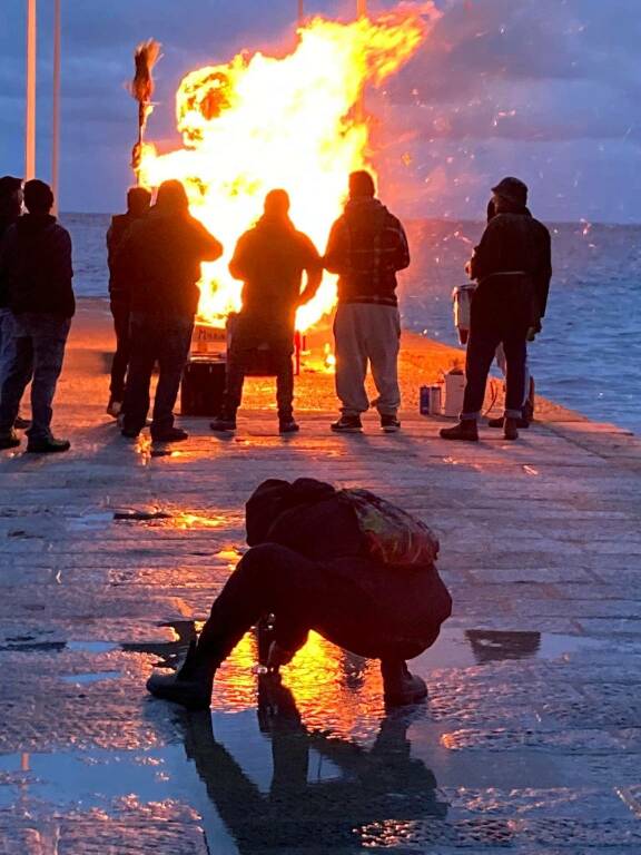 consegna calze della befana a marciana marina